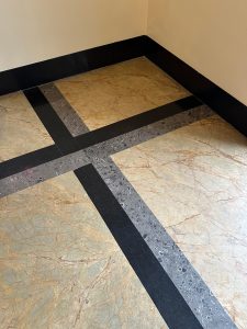 villa-necchi-pavimento-marmo-nero.jpg Pavimento in pietra con fasce in marmo nero a Villa Necchi Campiglio