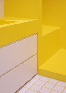 Una casa pop, costruita sull&rsquo;equilibrio